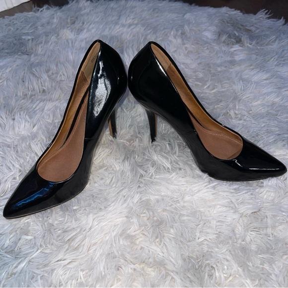 Classy Aldo Heels - Picture 2 of 4